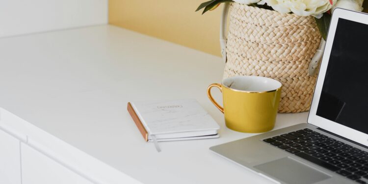 Step-by-Step Guide to Launching a Freelance Side Hustle in 2025