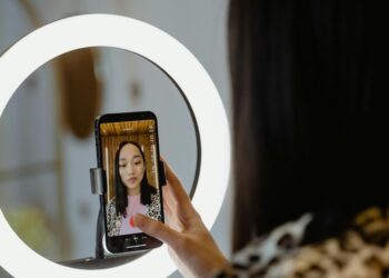 How to Make Money with Online Courses in 2025 — Even If You’re Not an Expert