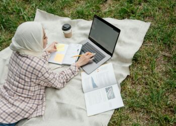 High-Income Skills You Can Learn Online (No Degree Required in 2025)