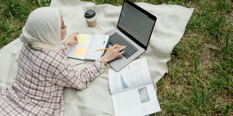 High-Income Skills You Can Learn Online (No Degree Required in 2025)