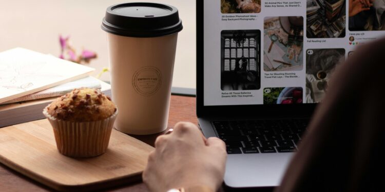 Digital Products You Can Sell Online in 2025 (With Little or No Experience)